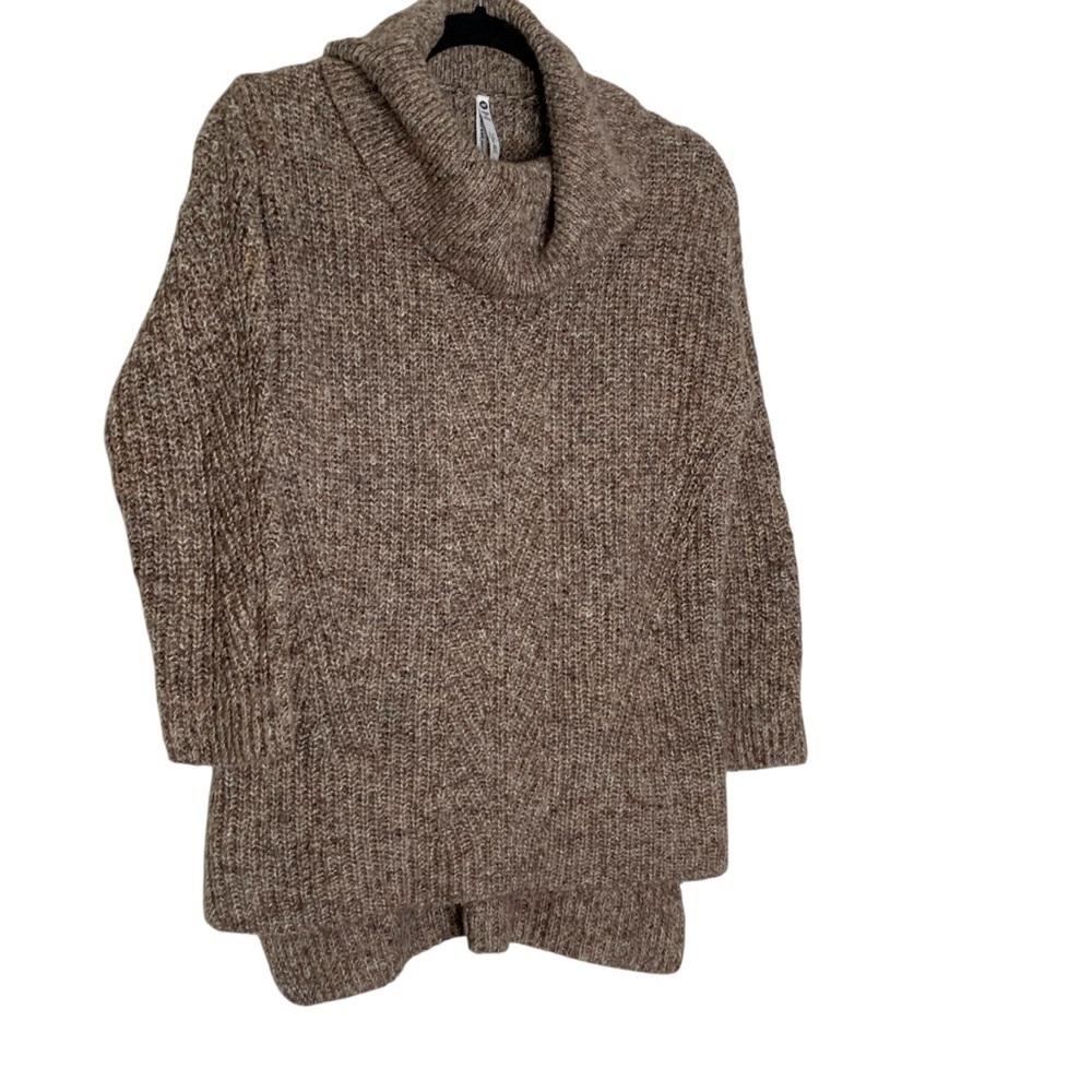 Lea & Nicole brown turtleneck sweater. Size M - Picture 3 of 5